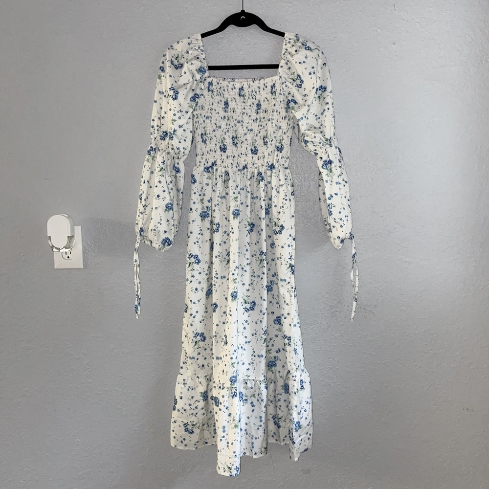 White long sleeve dress